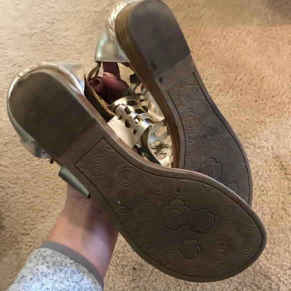 gold sandals - Picture 11 of 14